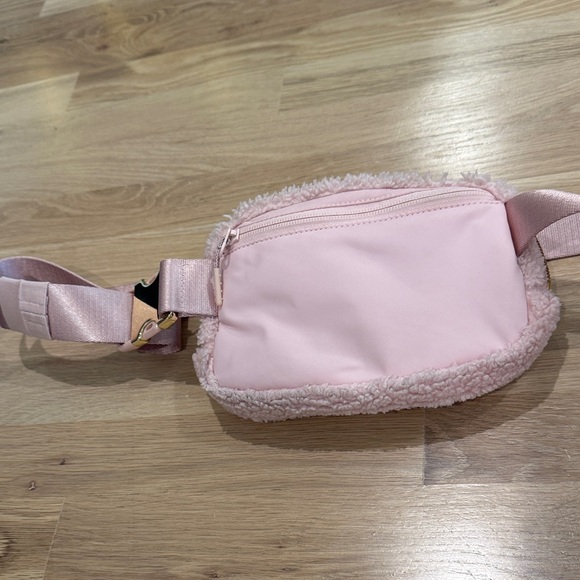Lululemon Athletica Pink Sherpa Crossbody Bag - Picture 5 of 5